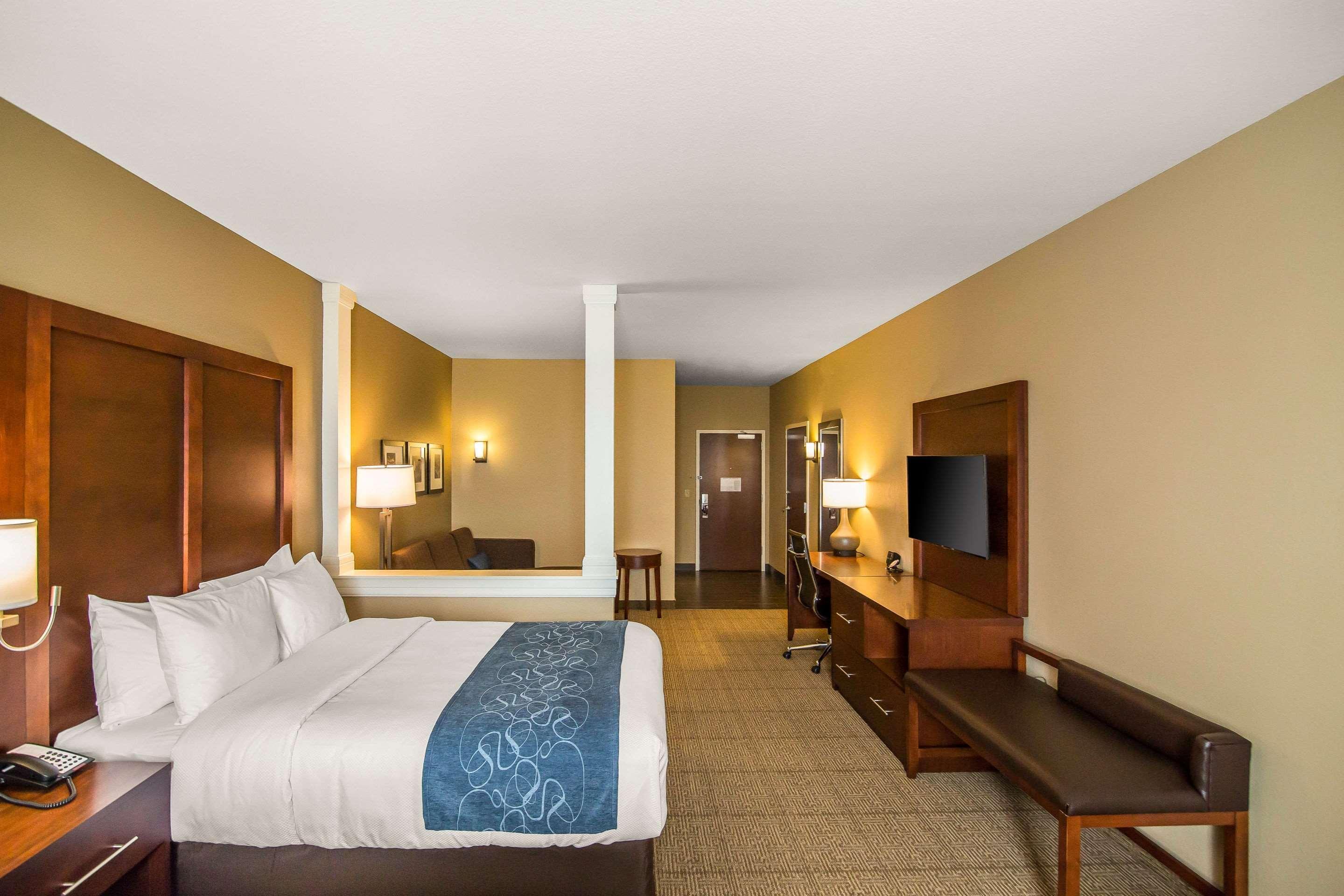Comfort Suites - Dodge City Zewnętrze zdjęcie