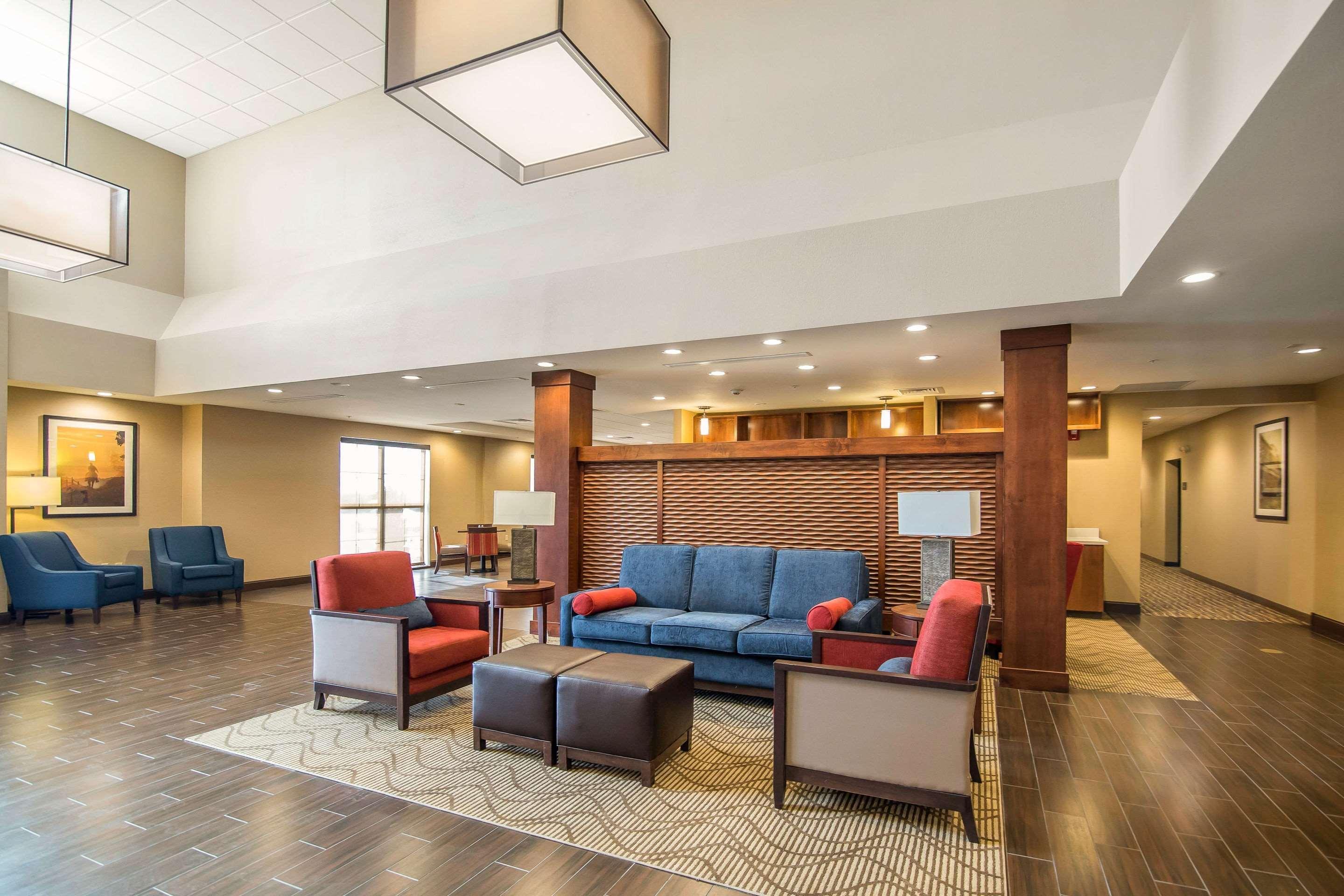 Comfort Suites - Dodge City Zewnętrze zdjęcie