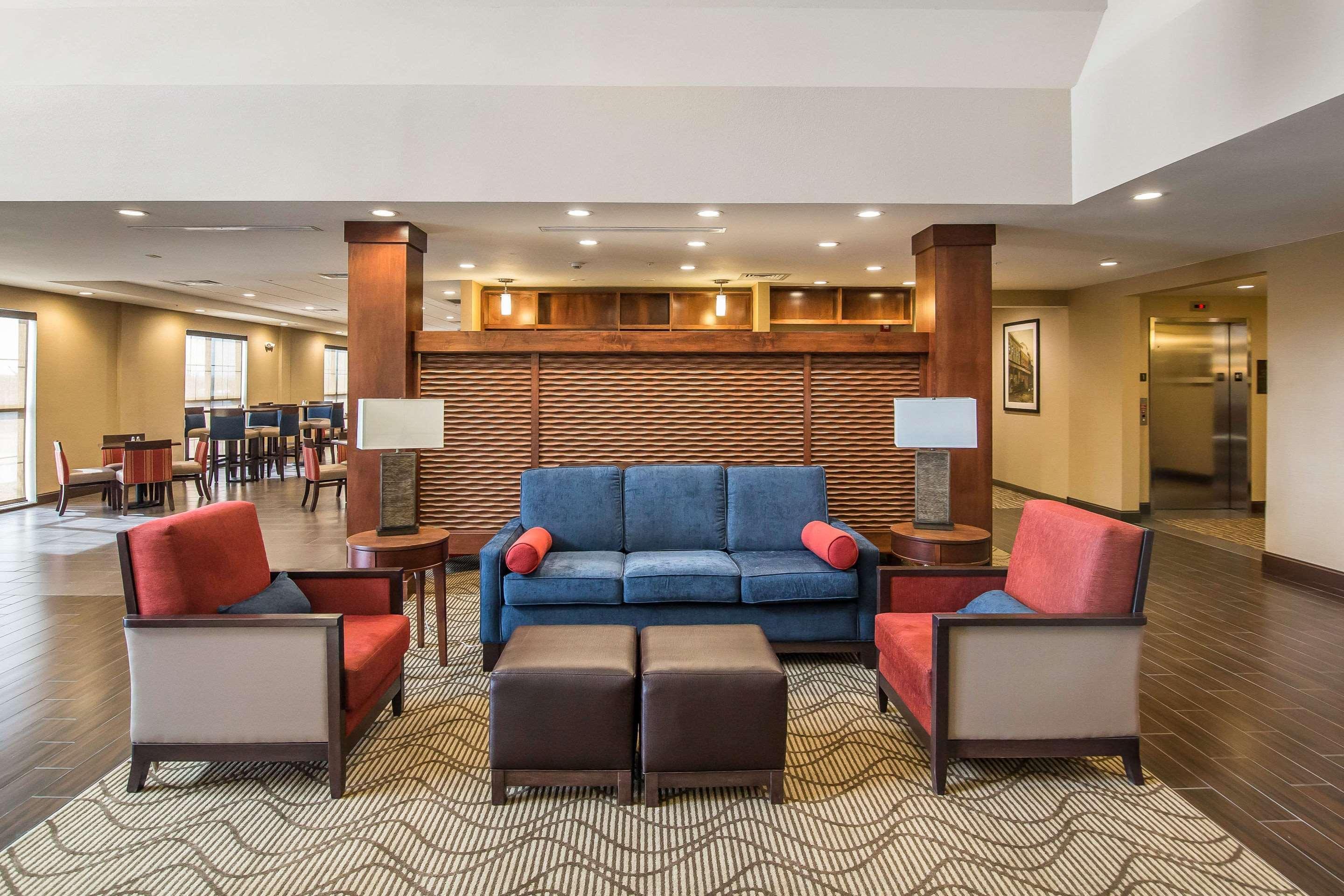 Comfort Suites - Dodge City Zewnętrze zdjęcie