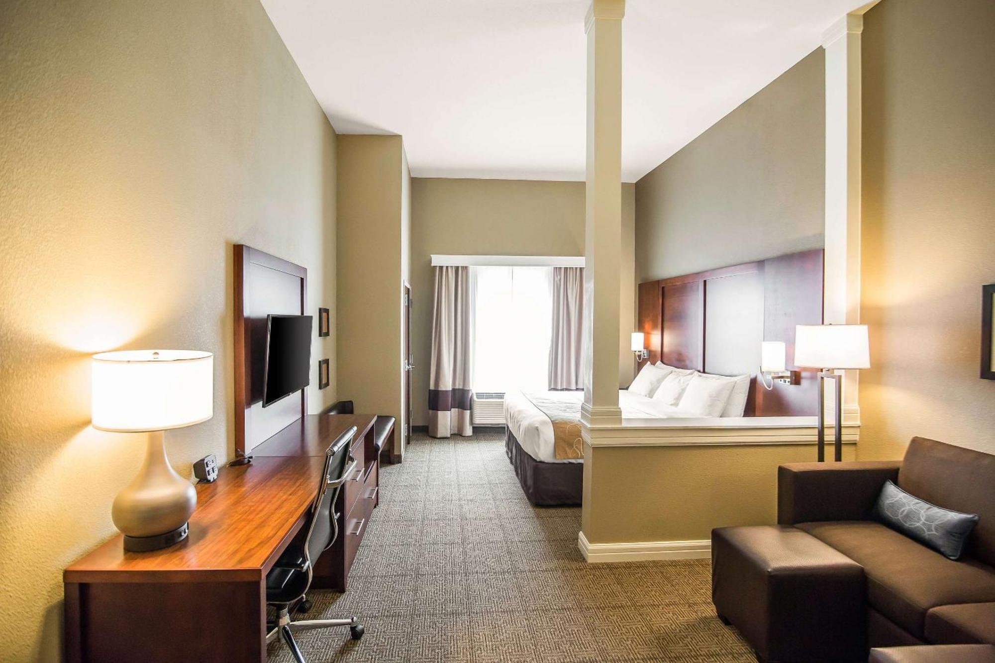Comfort Suites - Dodge City Zewnętrze zdjęcie